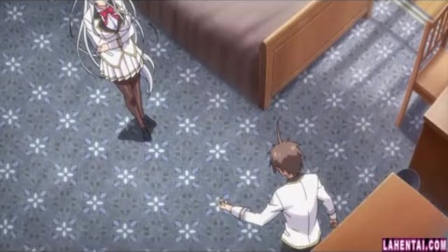 パイズリでチ○コをシゴく巨乳美人に大量顔射